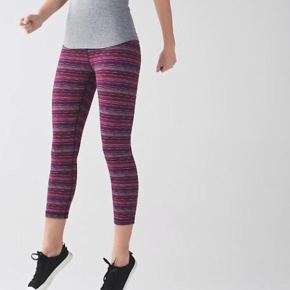 Lululemon Berry Stripe Wunder Unders - Picture 1 of 5